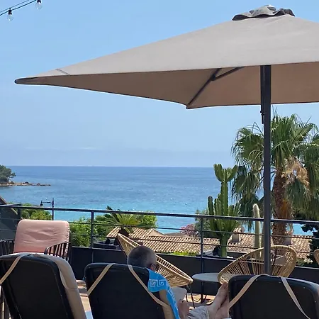 莱斯埃尔塞昂斯酒店 酒店 勒拉旺杜