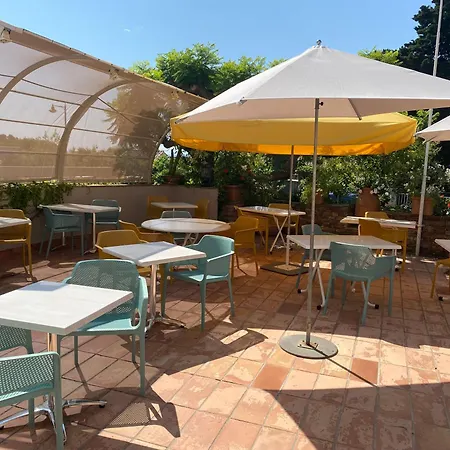 莱斯埃尔塞昂斯酒店