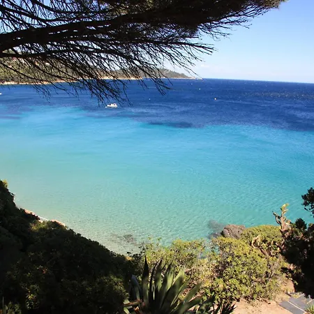 莱斯埃尔塞昂斯酒店 酒店 勒拉旺杜