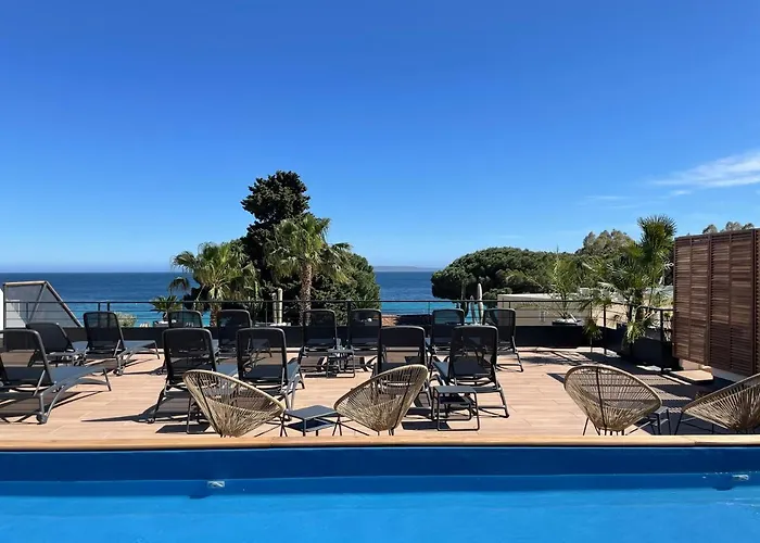 莱斯埃尔塞昂斯酒店 酒店 勒拉旺杜