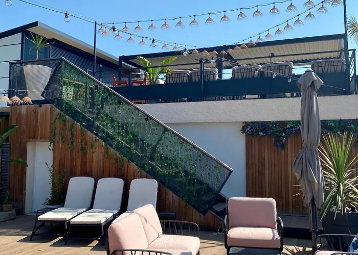 莱斯埃尔塞昂斯酒店 3* 勒拉旺杜