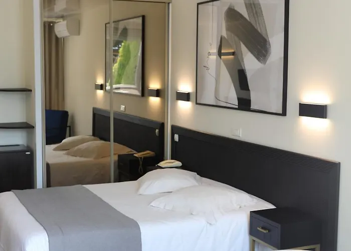 莱斯埃尔塞昂斯酒店 3*