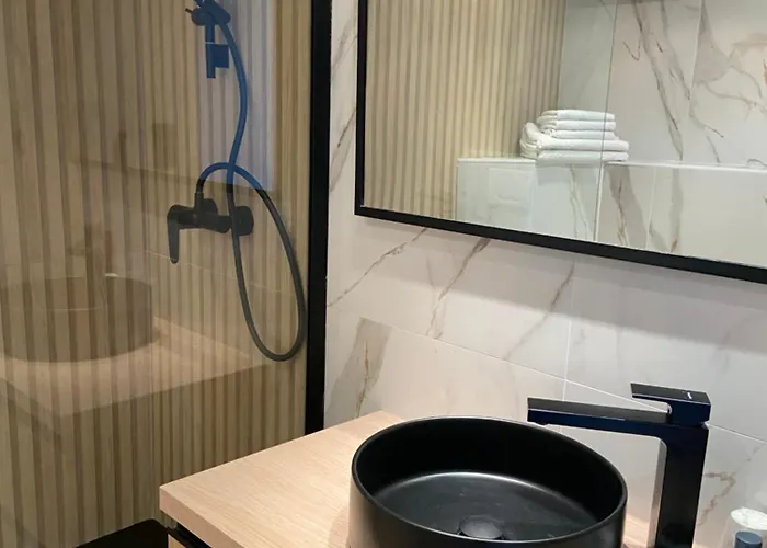 莱斯埃尔塞昂斯酒店 酒店 3*