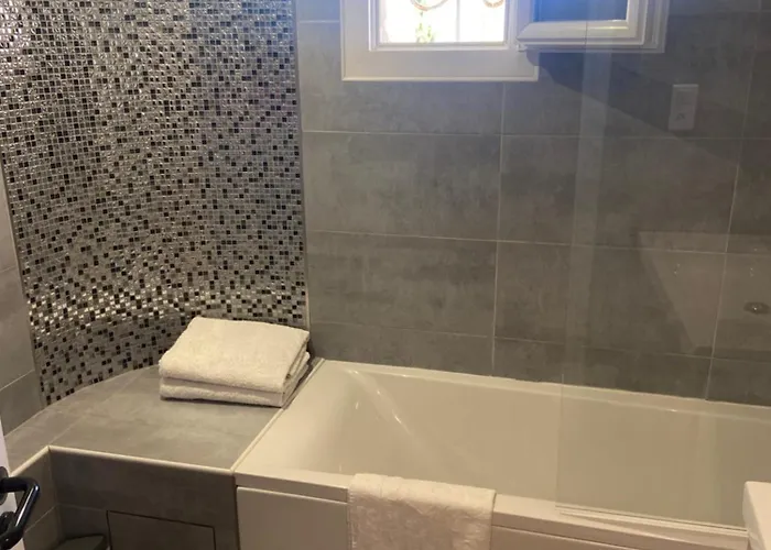 莱斯埃尔塞昂斯酒店 酒店 3*