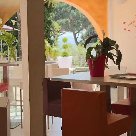 Hotell Les Alcyons Le Lavandou