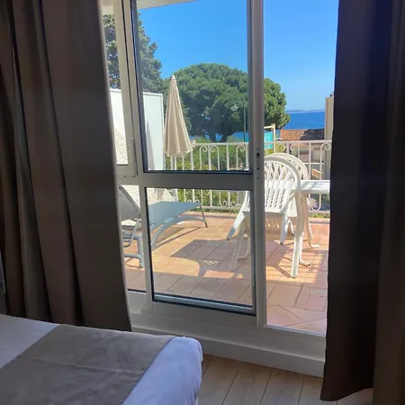 Les Alcyons Hotel