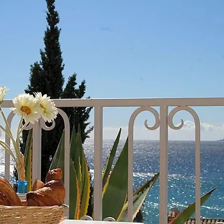 Les Alcyons 3* Le Lavandou