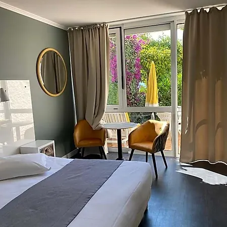 Les Alcyons Hotell 3*